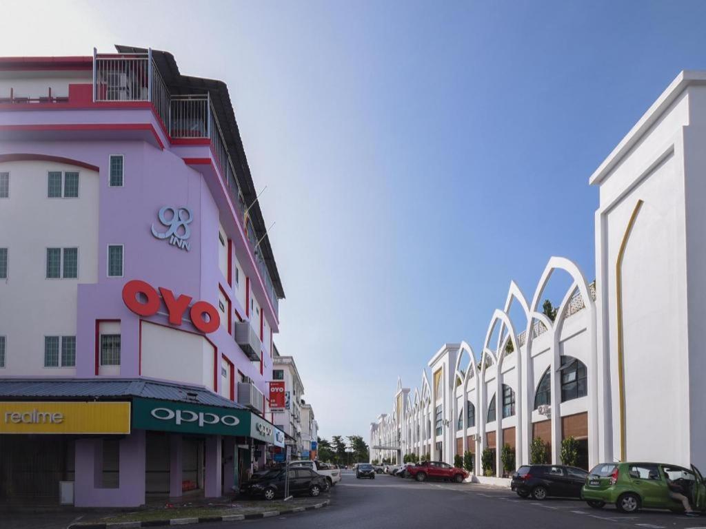 Oyo 89775 98Inn Miri Exterior photo